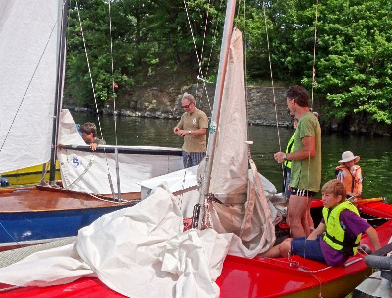 Alles startklar? Die Crews tuchen auf