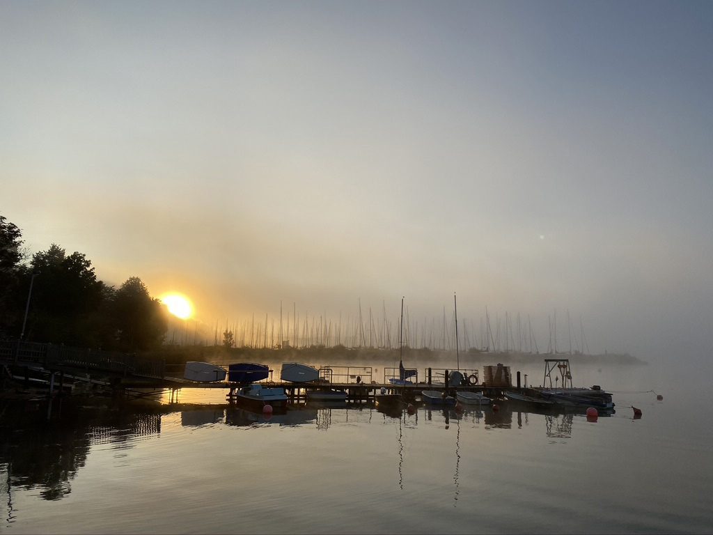 Sonnenaufgang hinter dem Yachthafen Eckernförde