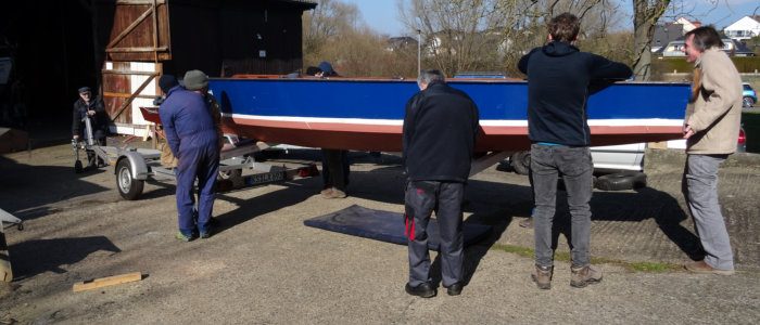 Bootsarbeiten Milan umdrehen